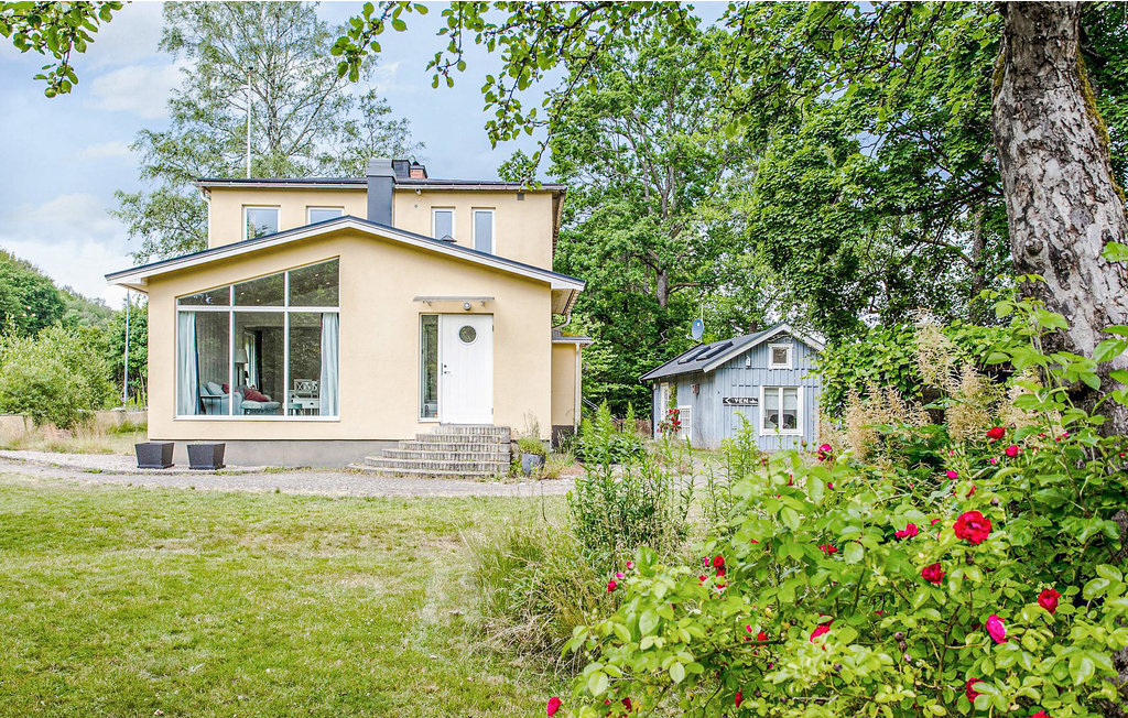 Trevlig stuga i Krsveka utanfr Knred i Halland. Frscht och smakfullt inrett. Stor altan med kvllssol och fin utsikt ver de hallndska vyerna. Hr. Semesterhus - Knred, Sverige - S16051 | Novasol