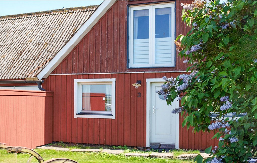 Breng een ontspannende vakantie door in het uitnodigende vakantiehuis bij de zee.

Het mooie houten huis biedt u de beste voorwaarden voor een gezellig uitje met uw geliefden. Met zijn schilderachtige..