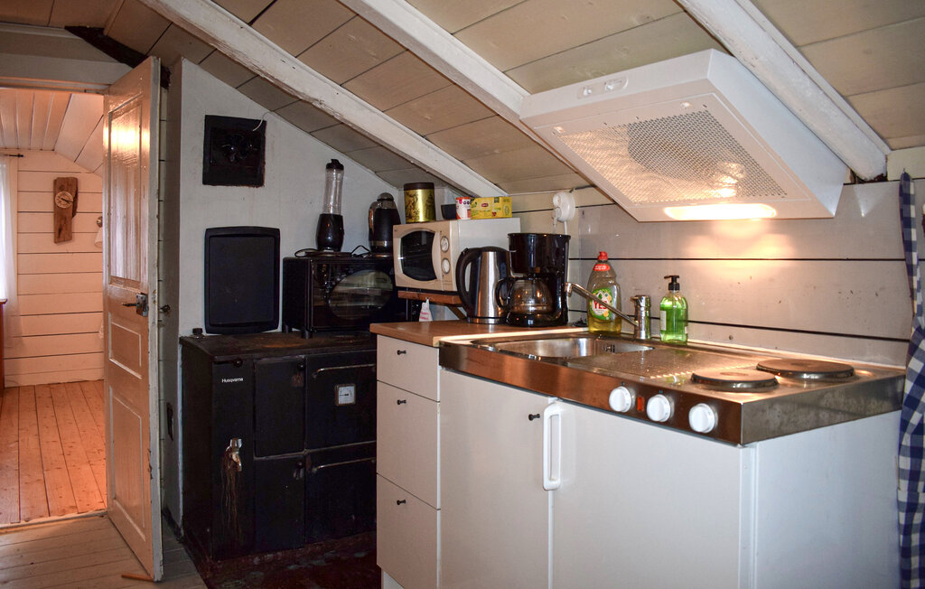 Stuga i Hasslö, 6 bäddar – bild 4 av 5