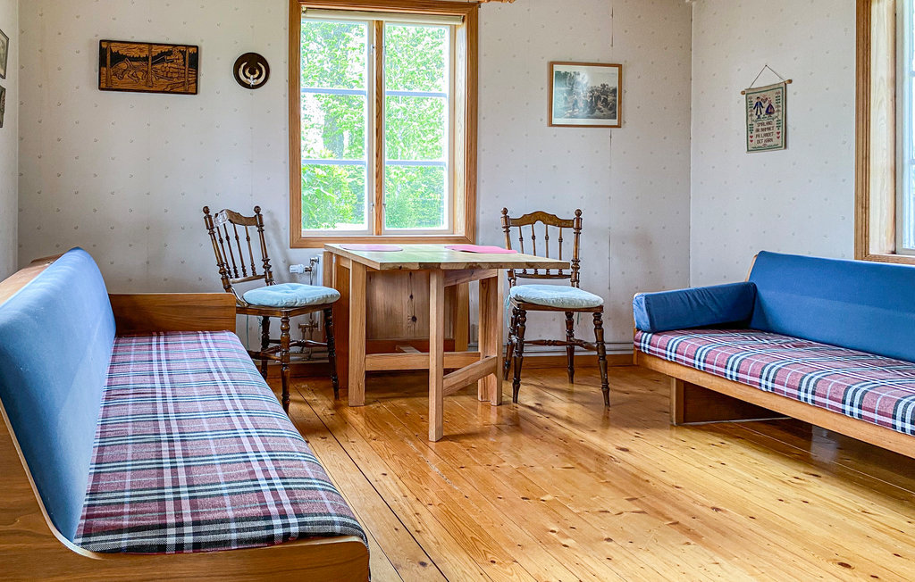 Stuga i Tranhult, 2 bäddar – bild 3 av 5