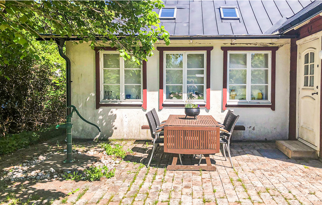 Stuga i Kosta, 7 bäddar – bild 2 av 5