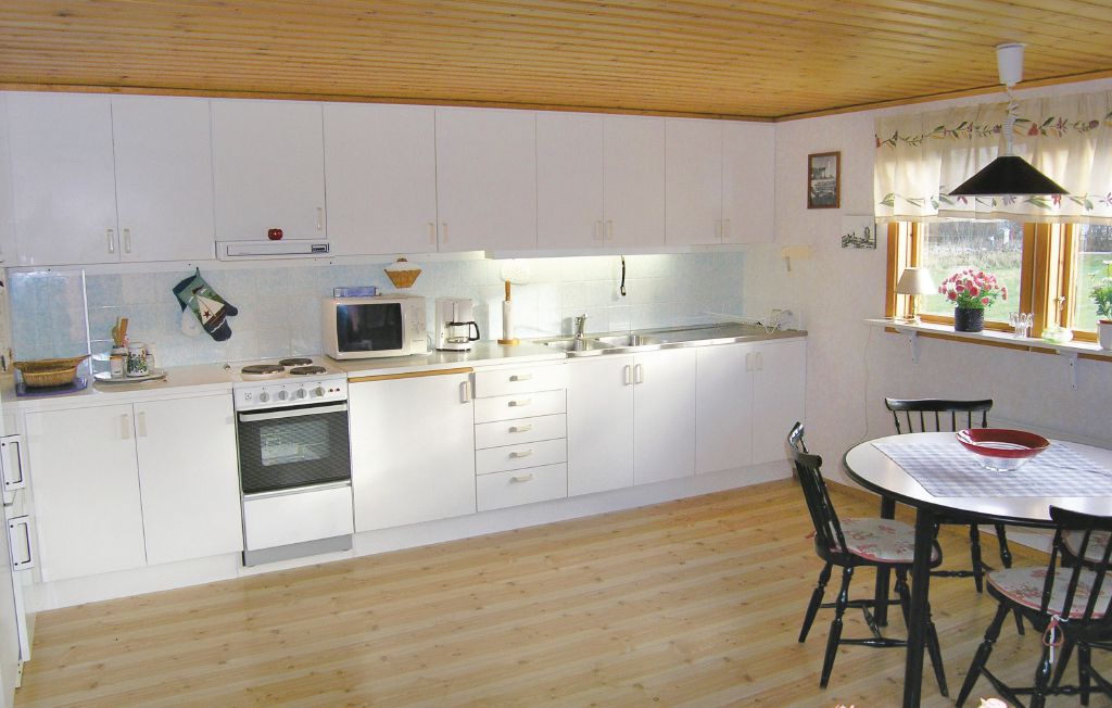Stuga i Löttorp, 4 bäddar – bild 4 av 5