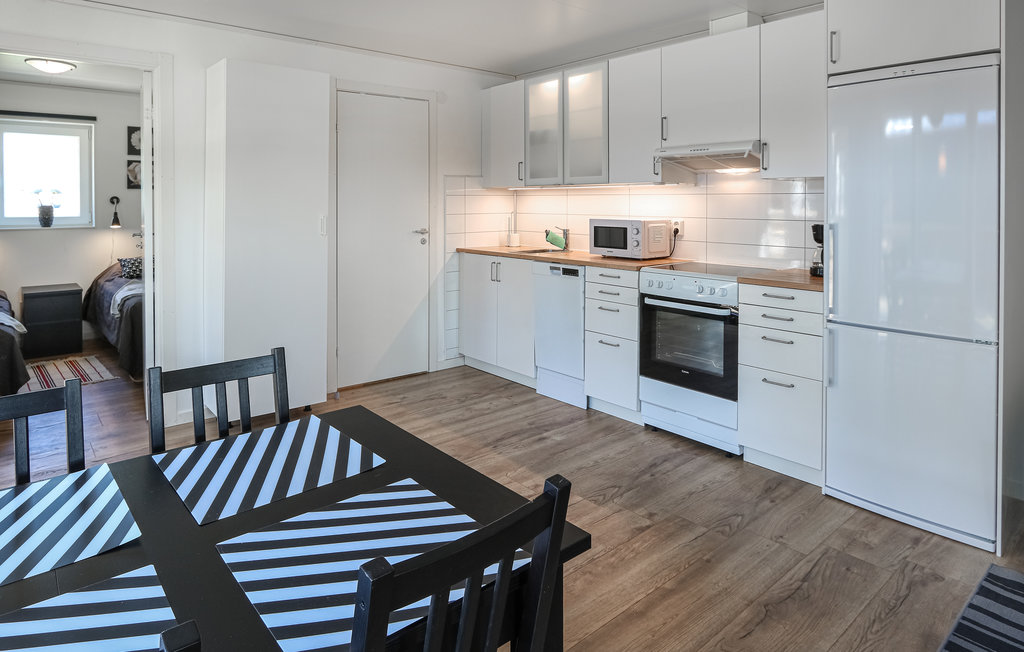 Stuga i Löttorp, 6 bäddar – bild 3 av 5