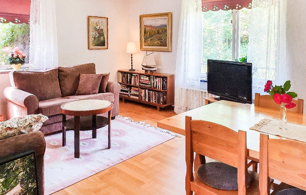 Stuga i Löttorp, 4 bäddar – bild 2 av 5