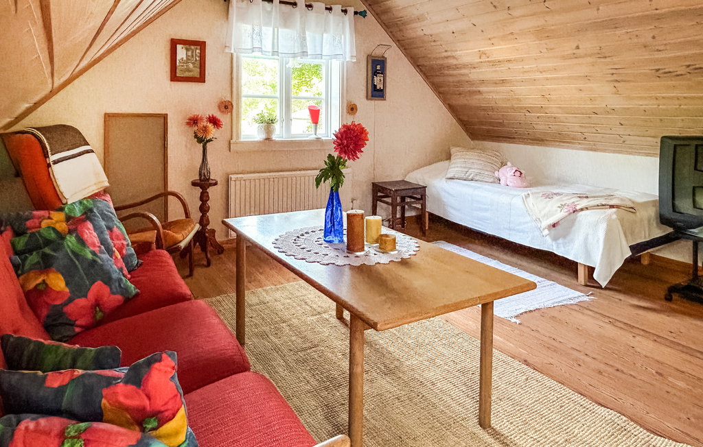 Stuga i Löttorp, 5 bäddar – bild 2 av 5