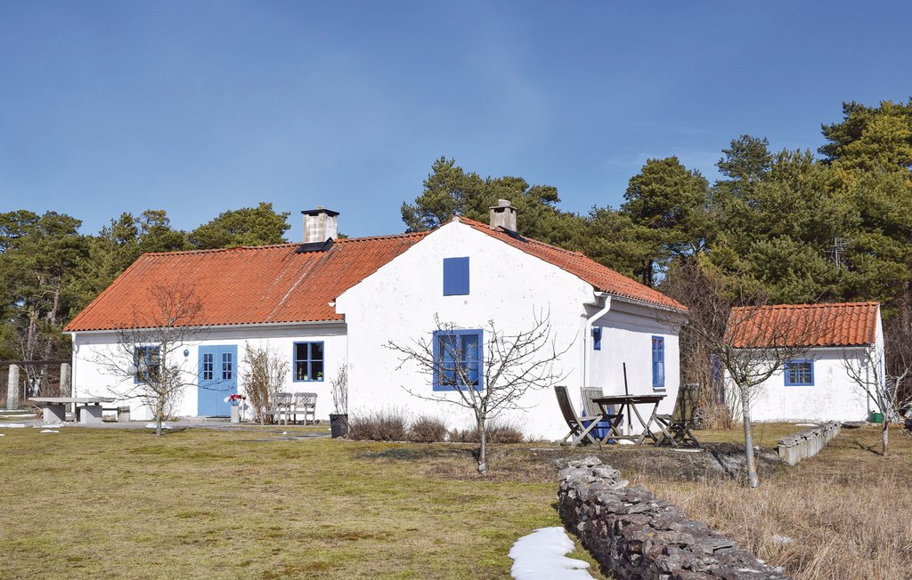 En trevlig stuga i Vskinde ca norr om Visby. Huset ligger nra till den bermda Lummelundagrottan samt flera fina hantverksgrdar. Kusten norr om Vis. Semesterhus - Visby/Vskinde, Sverige - S42051 | Novasol