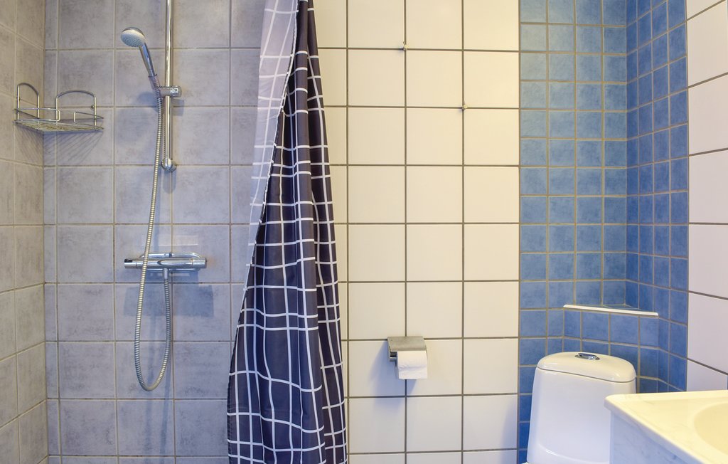 Semesterhus - Halla/Dalhem , Sverige - S42123 18