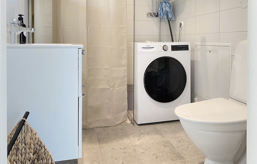 Semesterhus - Ljugarn , Sverige - S42678 15