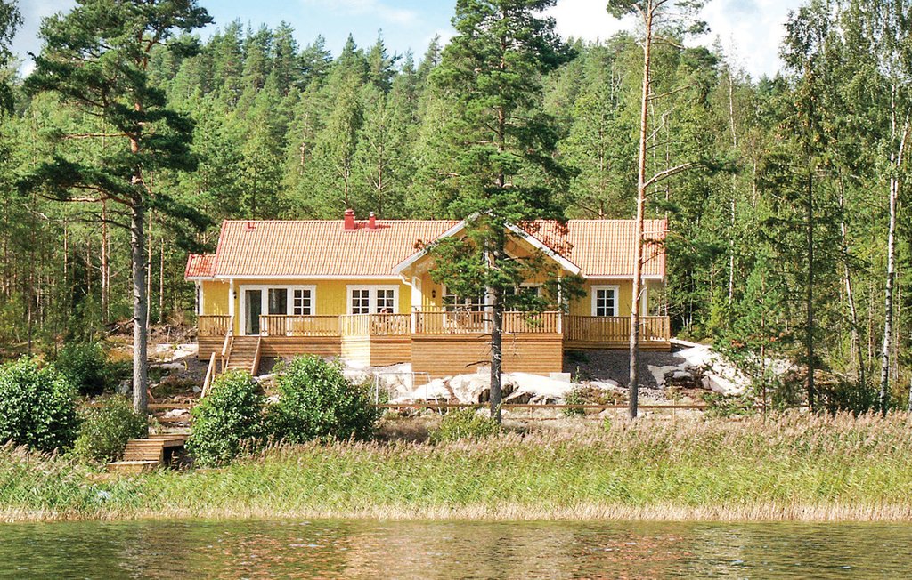 Semesterhus - Segmon , Sverige
