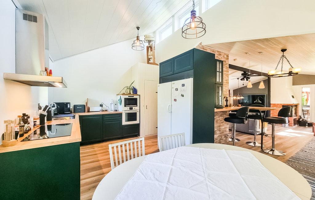 Semesterhus - Hova , Sverige - S50533 7