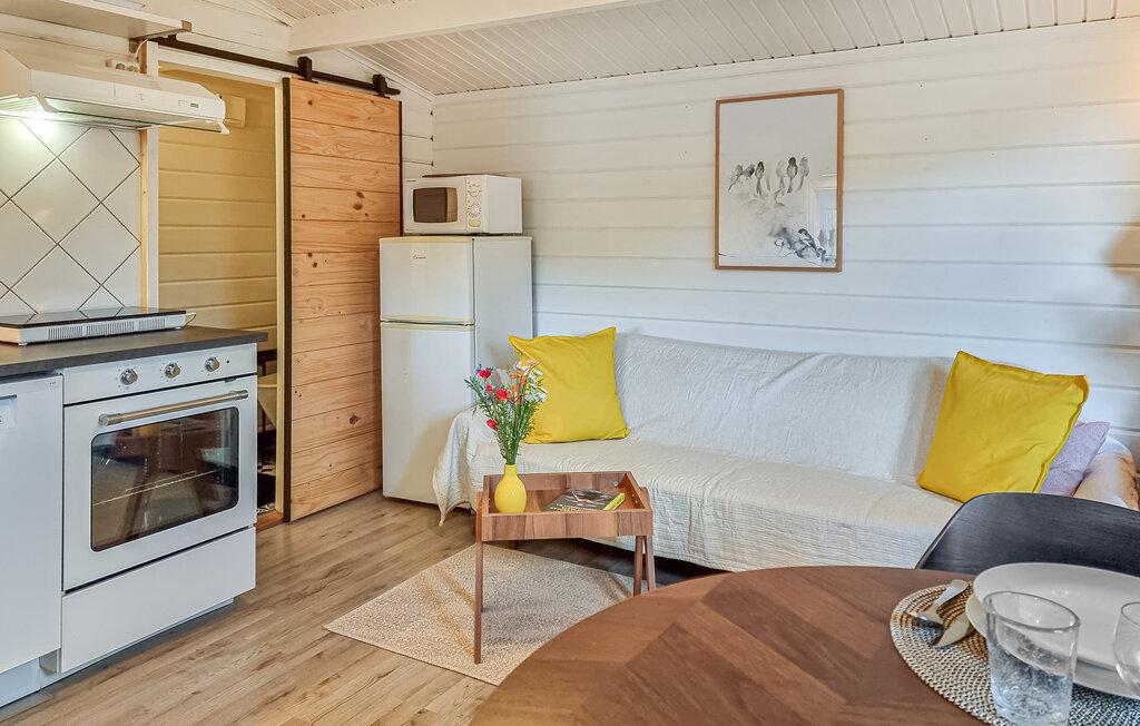 Stuga i Göta, 4 bäddar – bild 4 av 5