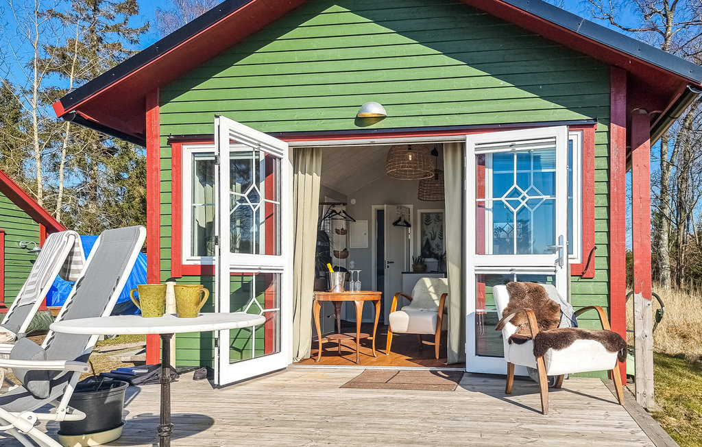 Stuga i Vänersnäs, 2 bäddar – bild 2 av 5