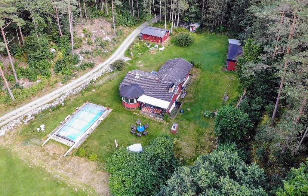 Semesterhus - Romelanda , Sverige