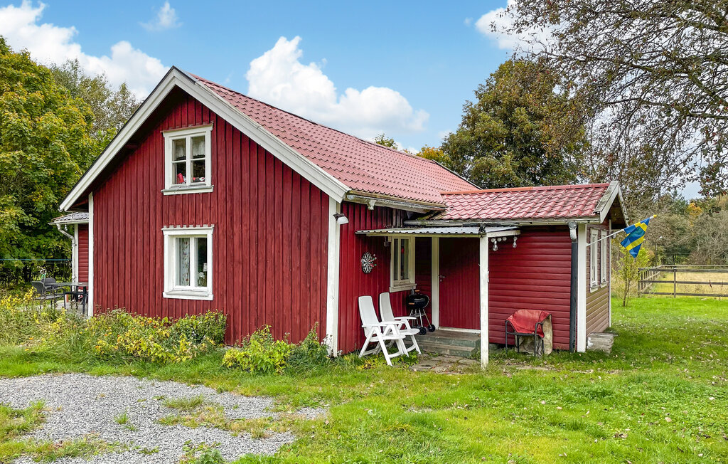 Stuga i Öxnevalla, 6 bäddar – bild 2 av 5