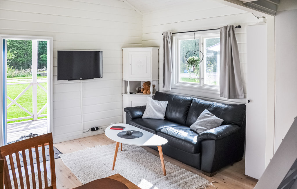 Stuga i Stillingsön, 6 bäddar – bild 2 av 5
