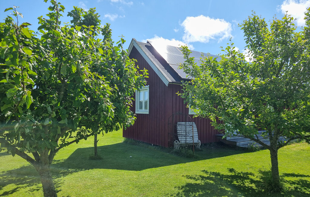 Stuga i Ellös, 4 bäddar – bild 2 av 5