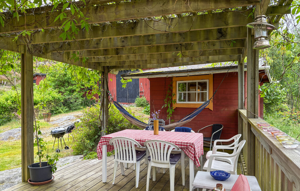 Stuga i Ellös, 6 bäddar – bild 2 av 5