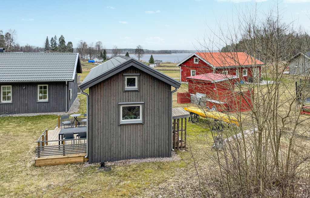 Semesterhus - Sjönära Väringen , Sverige