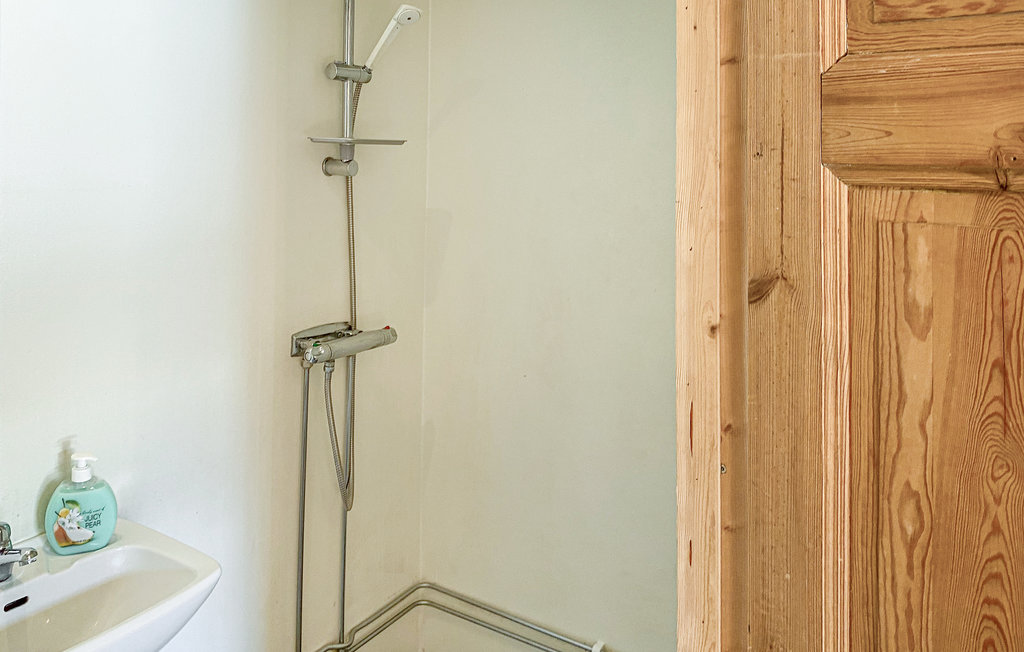 Semesterhus - Kolmården/Stavsjö , Sverige - S67223 10