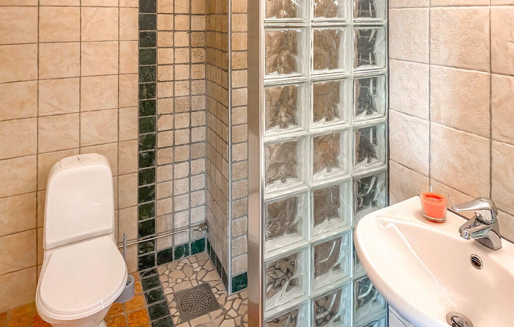 Semesterhus - Skogås , Sverige - S70316 11