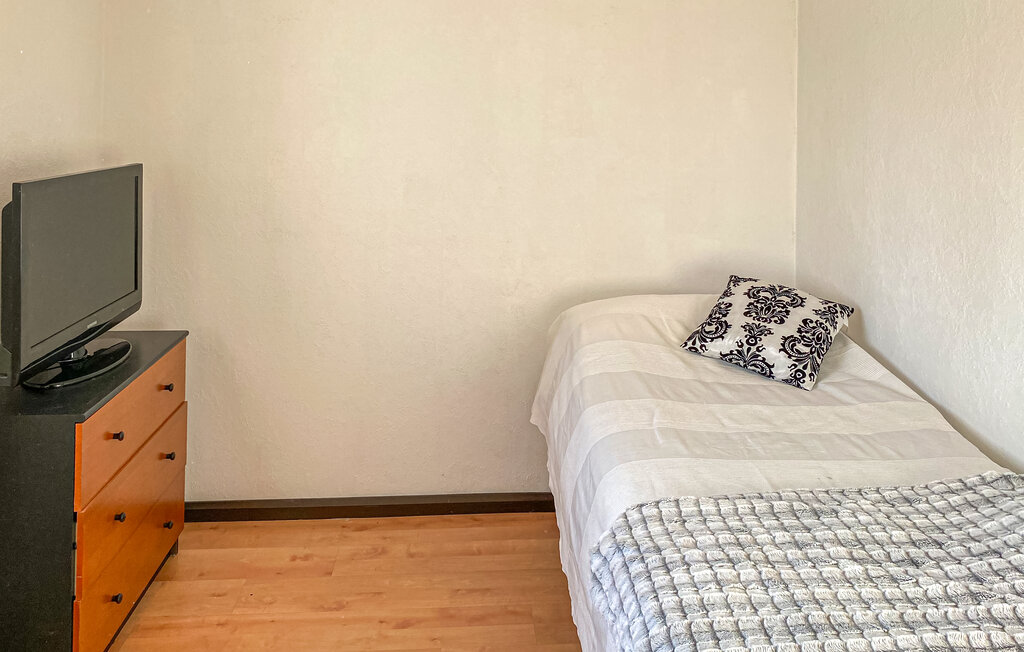 Semesterhus - Skogås , Sverige - S70316 10