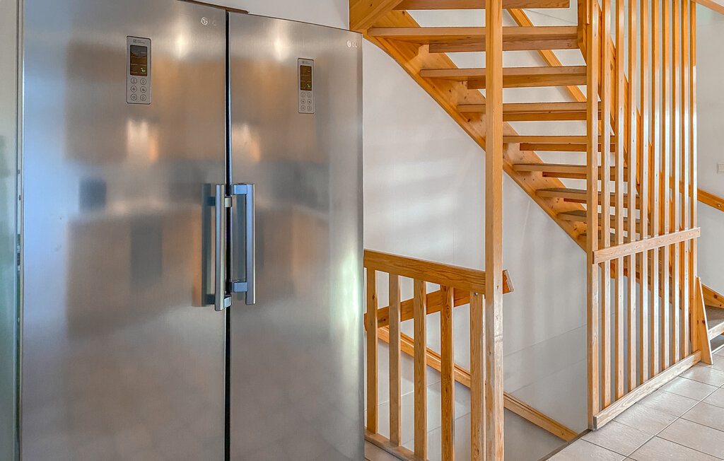 Semesterhus - Skogås , Sverige - S70316 6