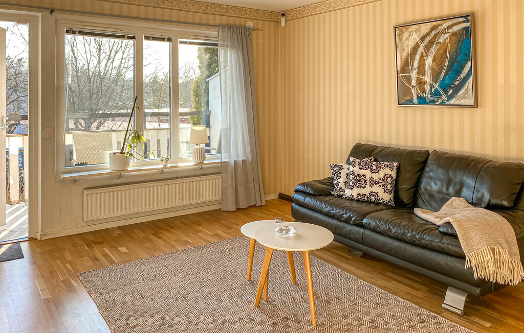 Semesterhus - Skogås , Sverige - S70316 3