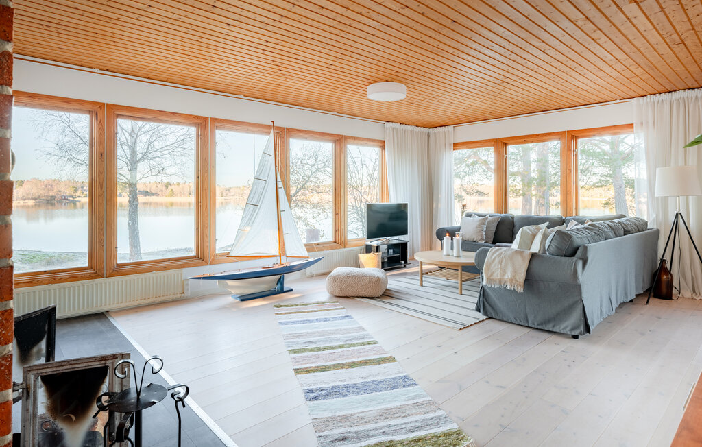 Stuga i Norrtälje, 7 bäddar – bild 3 av 5