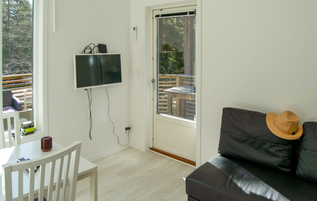 Stuga i Brottby, 4 bäddar – bild 4 av 5
