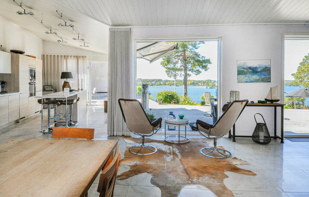 Stuga i Saltsjöbaden, 11 bäddar – bild 3 av 5