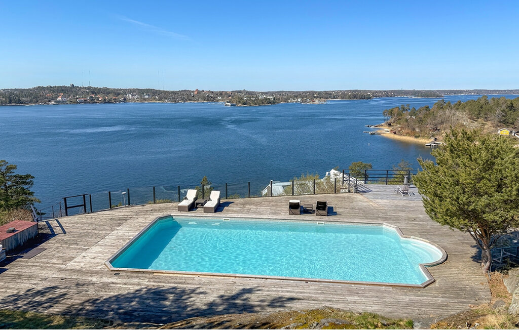 Stuga i Saltsjöbaden, 8 bäddar – bild 3 av 5
