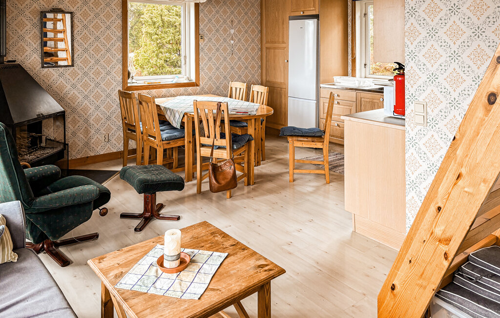 Stuga i Djurhamn, 6 bäddar – bild 3 av 5