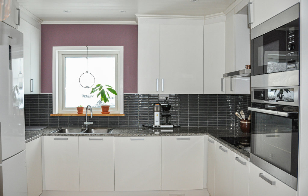 Feriehus - Karlstad Persbygatan , Sverige - S73247 7