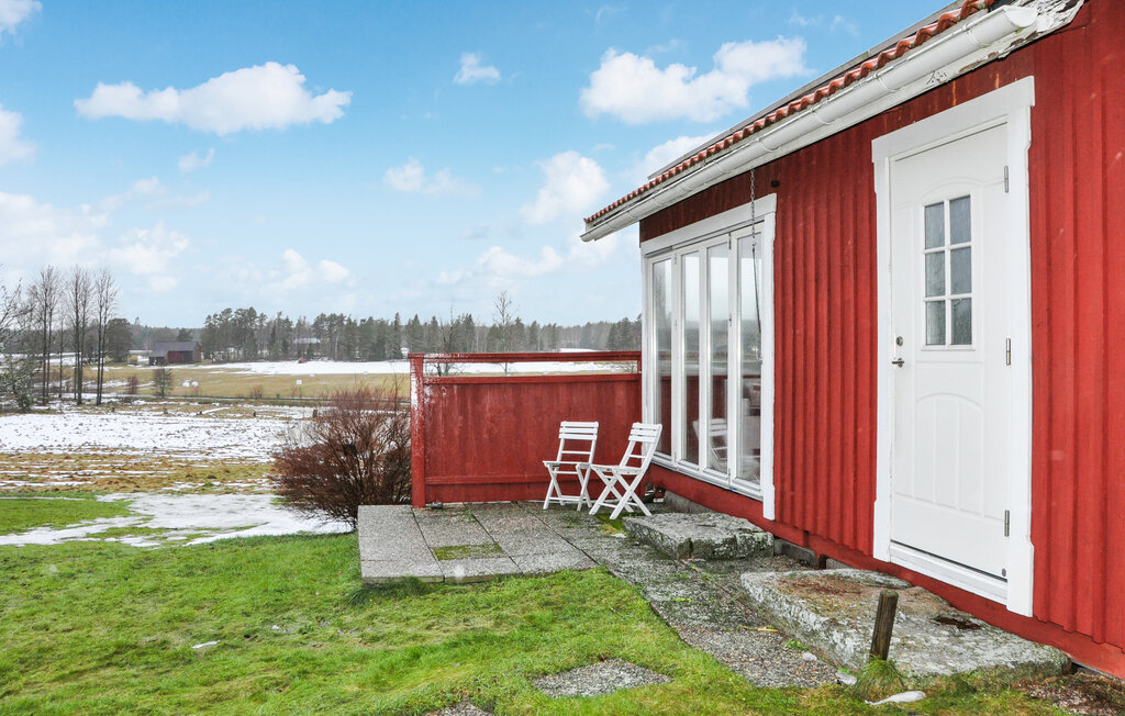 Nettes Ferienhaus in einer der seenreichsten Regionen Schwedens.

Das gemütliche Haus in Trättlanda, etwas südlich von Årjäng, befindet sich in ländlicher Umgebung und bietet somit die idealen B..