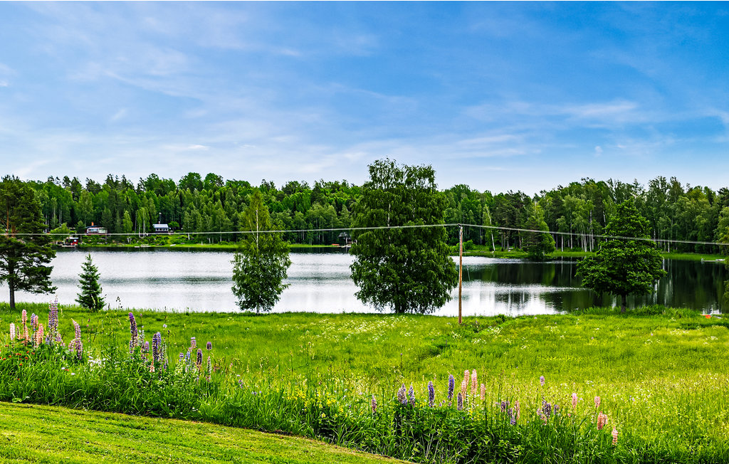 Verbringen Sie einen traumhaften Urlaub in diesem Ferienhaus am See.

Das Haus erwartet seine Gäste außerhalb von Hofors. Sie genießen hier einen wunderschönen Seeblick. Das Ferienhaus verfügt ü..