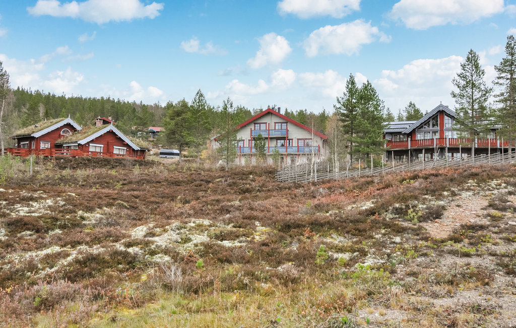 Mooie accommodatie bij Hundfjället in Sälen.

Verheug je op rust en ontspanning in deze aangename vakantiewoning in Sälen. Samen met je grote familie of een paar vrienden kun je het je hier comfort..