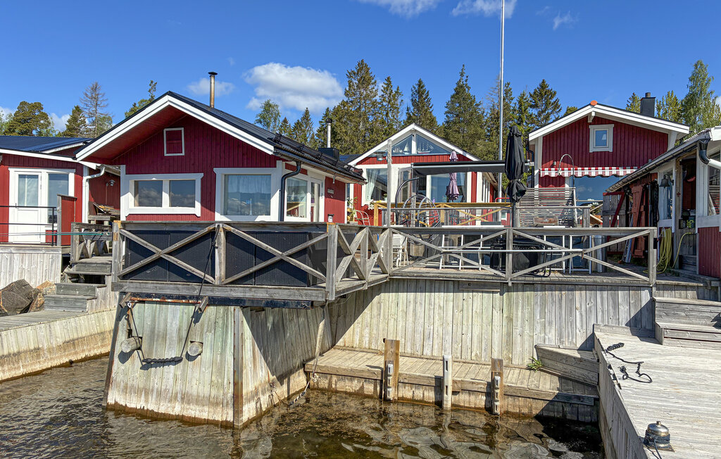 Semesterhus - Vallvik , Sverige