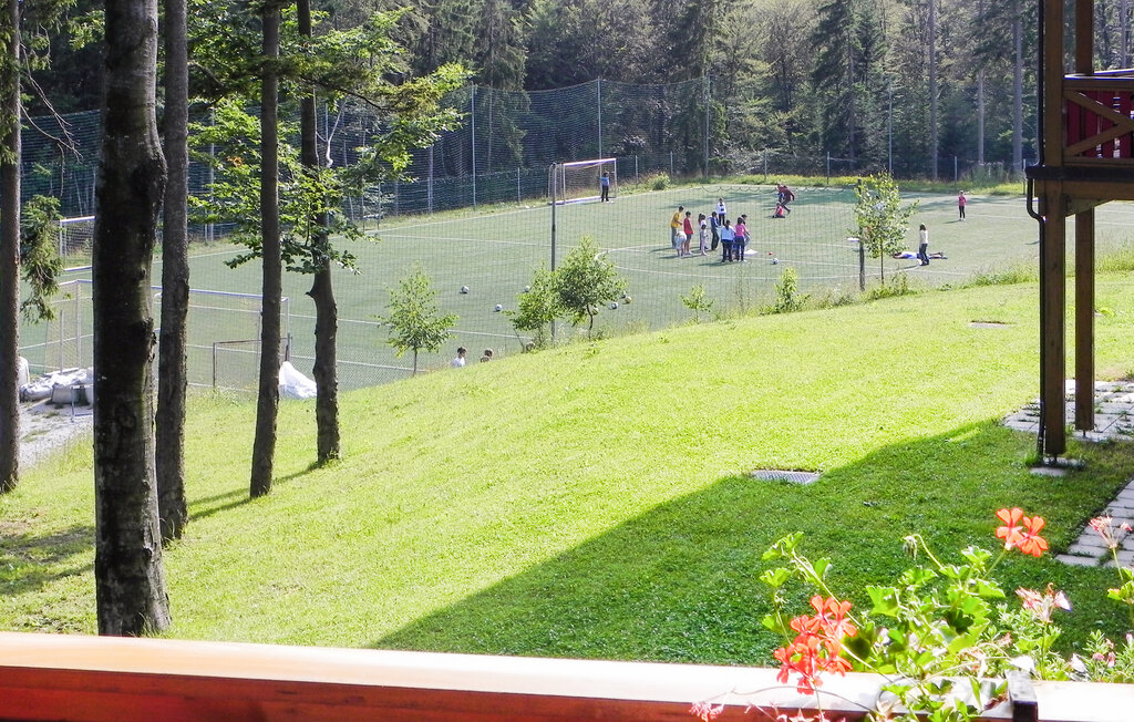 Verheug je op een heerlijke vakantie in dit appartement met toegang tot het overdekte zwembad.

Doe alsof je thuis bent in de aantrekkelijke kamers, met de huiselijke inrichting die een warme uitstral..