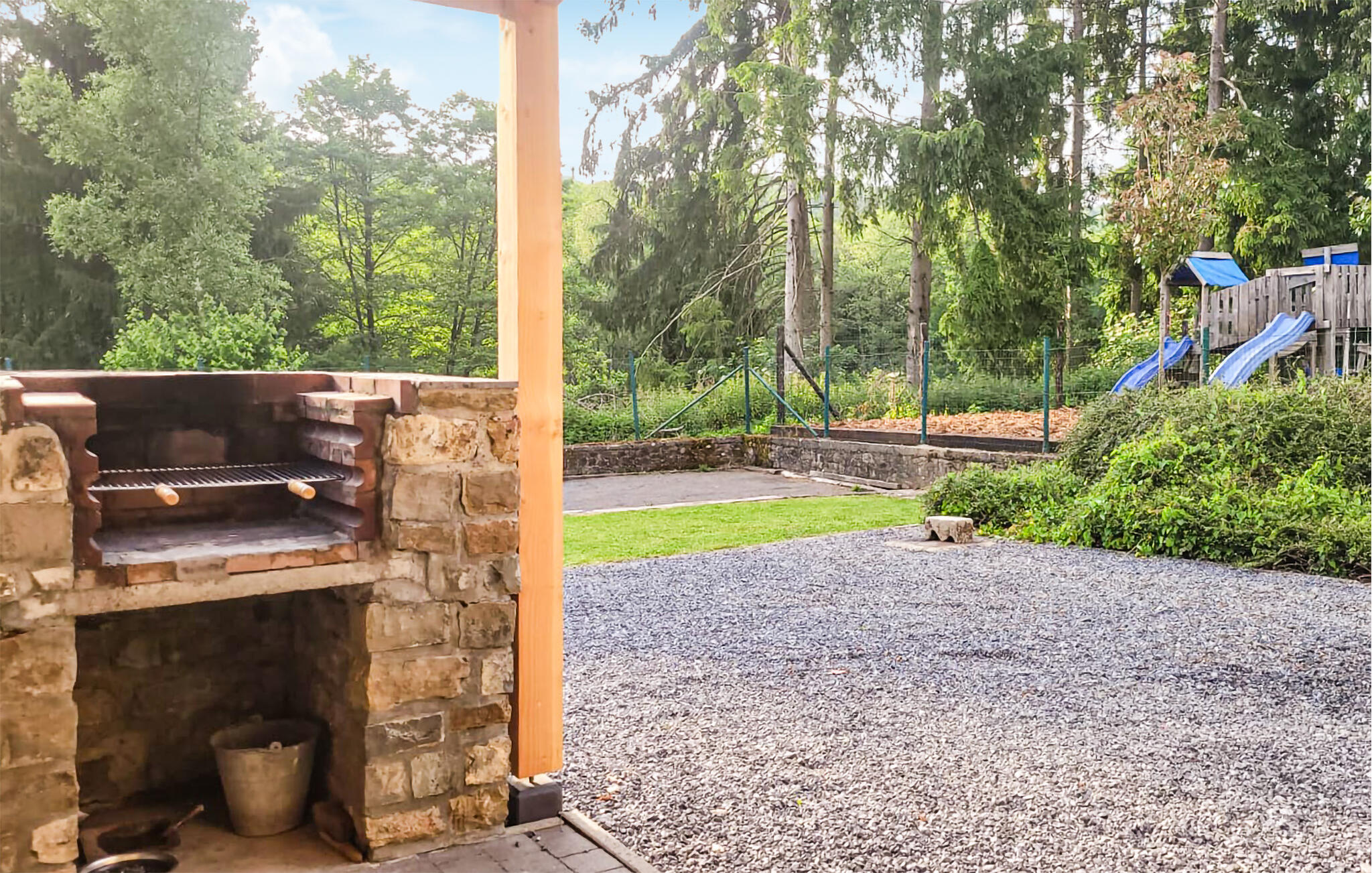 Ferienhaus mit umzäuntem Garten in Gedinne (Belgien) und 5 Hunde erlaubt