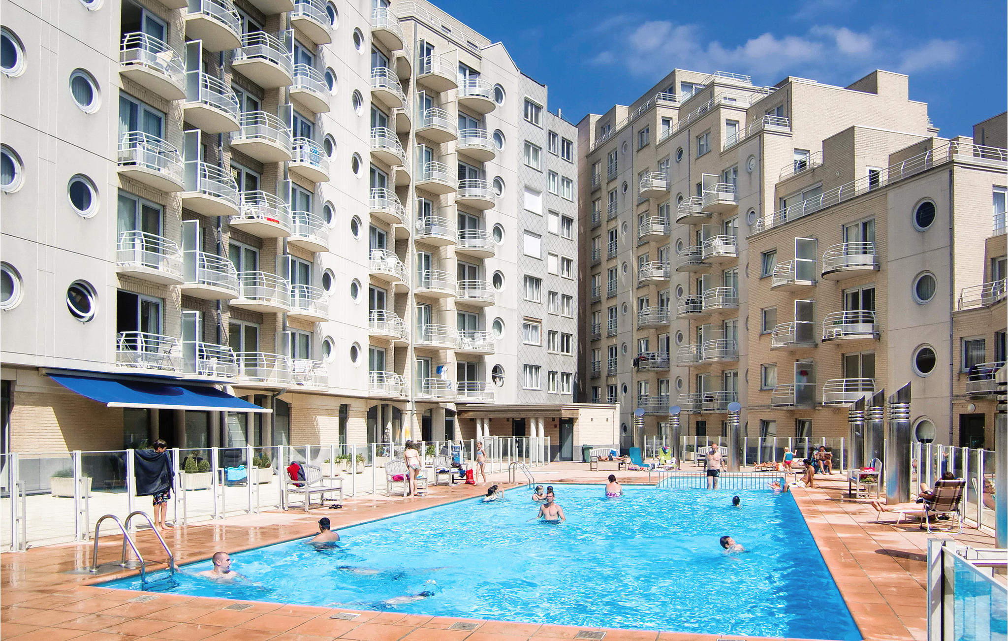 Vakantiehuis met zwembad in Oostende (België) voor 4 personen