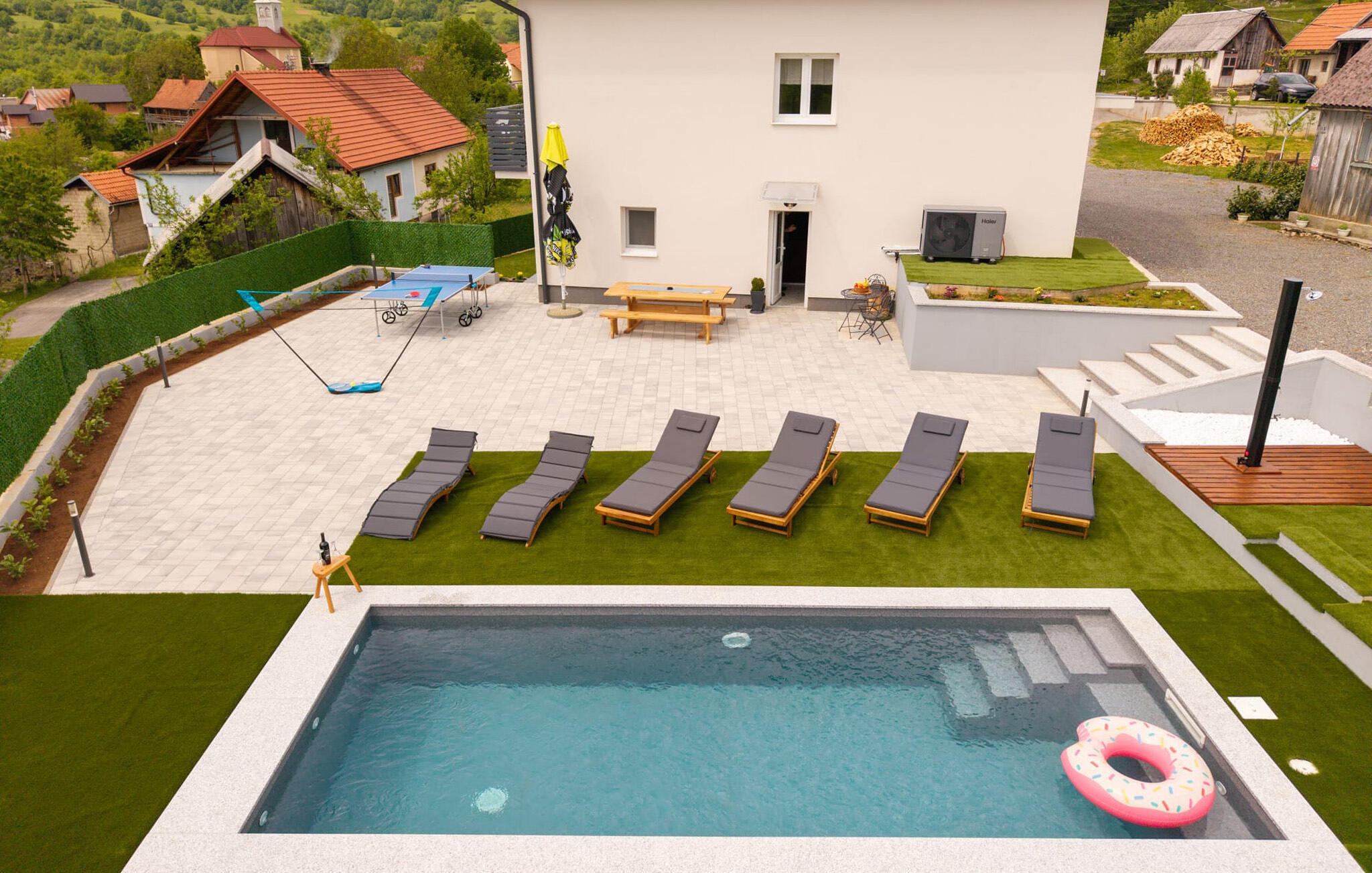 Vakantiehuis met omheinde tuin in Kuterevo (Kroatië) 2 honden zijn welkom
