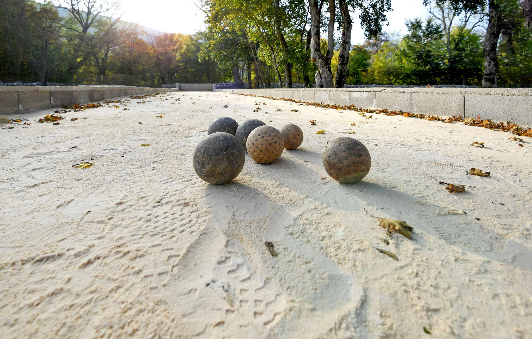 Vakantiehuis met omheinde tuin in Lika - Gracac (Kroatië) 1 hond is welkom