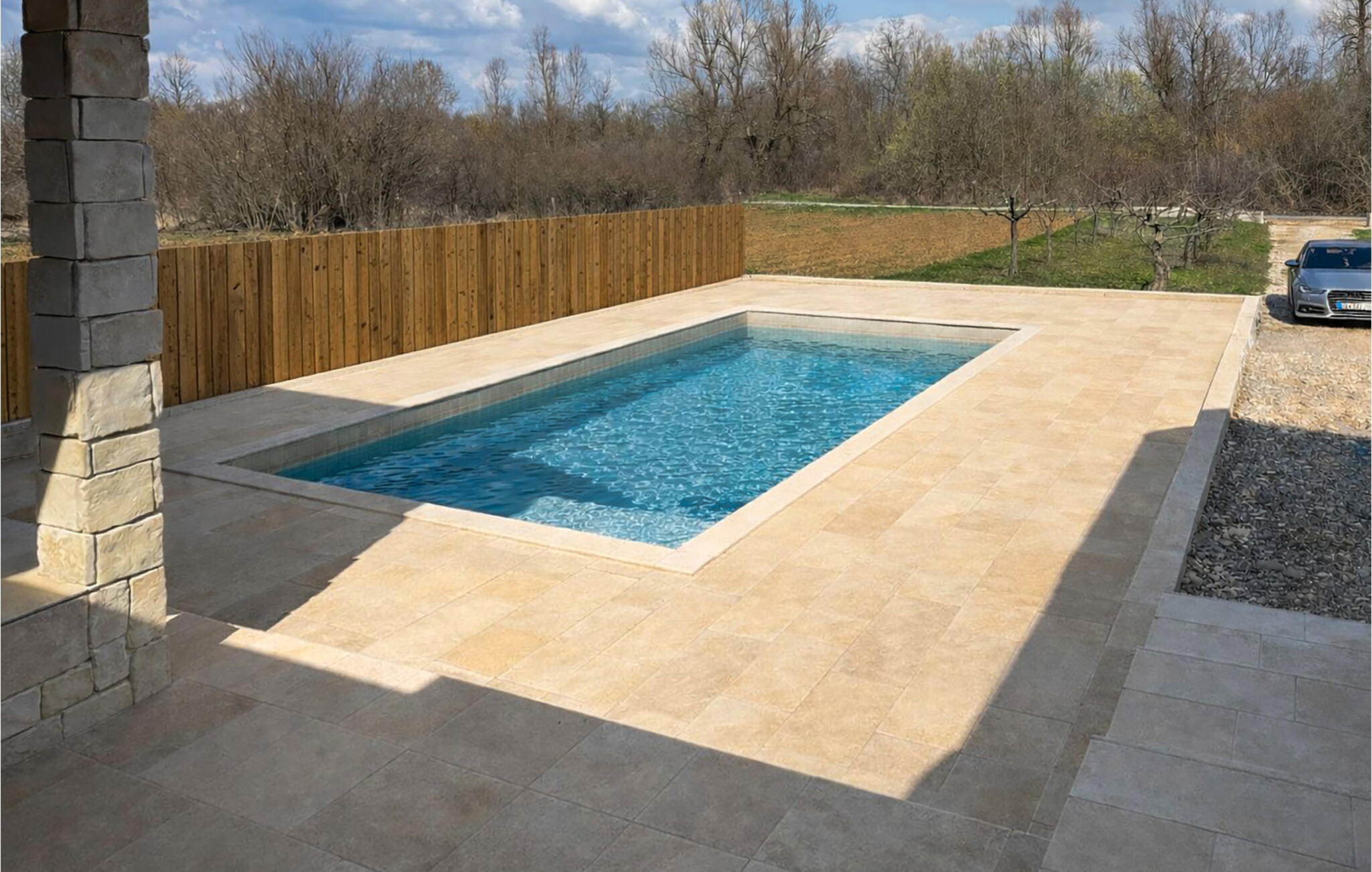 Vakantiehuis met omheinde tuin in Gospic-Smiljan (Kroatië) 1 hond is welkom