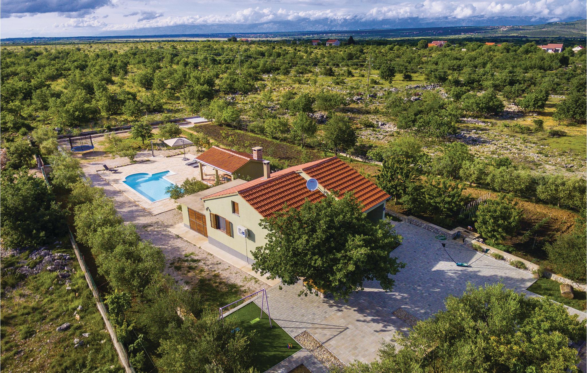 Vakantiehuis met privé zwembad in Biograd-Lisane Tinjske (Kroatië) voor 6 personen