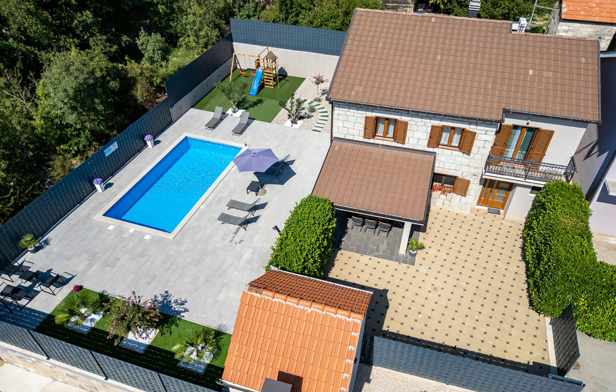 Vakantiehuis met privé zwembad in Makarska-Vinjani Donji (Kroatië) voor 8 personen