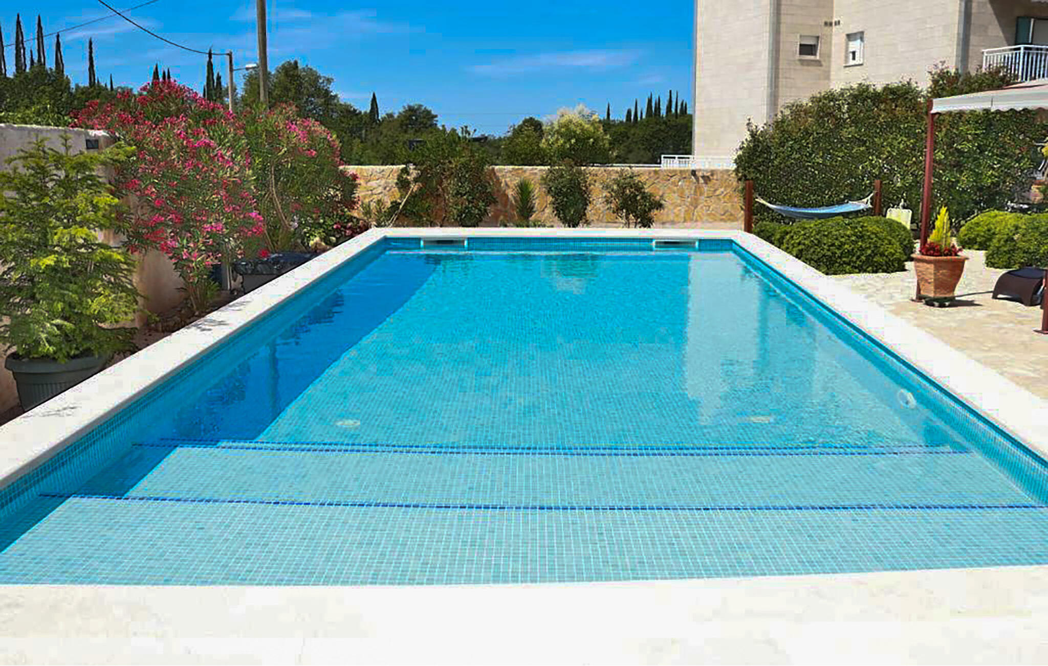Vakantiehuis met privé zwembad in Dubrovnik-Cilipi (Kroatië) voor 8 personen