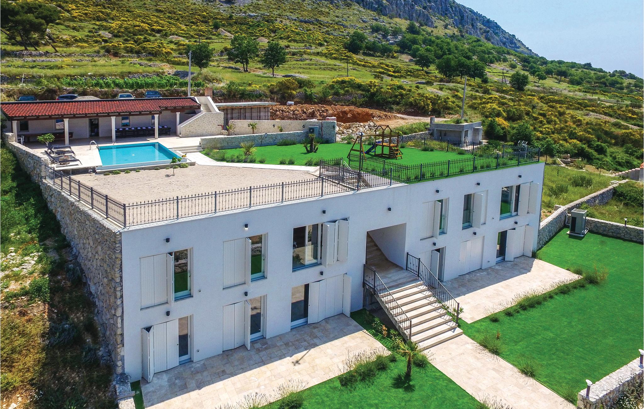 Accommodation image