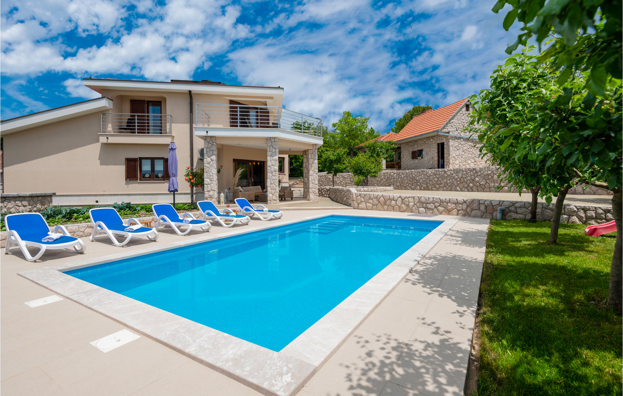 Vakantiehuis met privé zwembad in Makarska-Vinjani Gornji (Kroatië) voor 8 personen