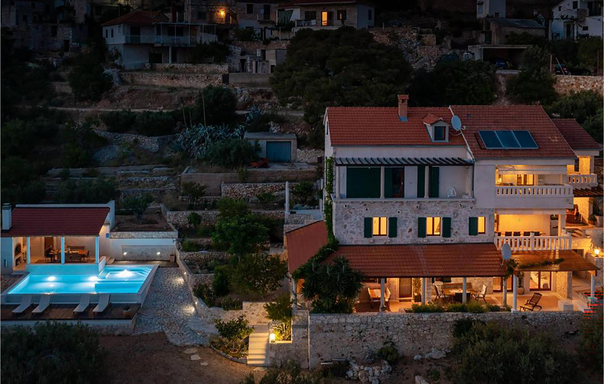 Ferienhaus mit umzäuntem Garten in Hvar-Jelsa (Kroatien) und 2 Hunde erlaubt