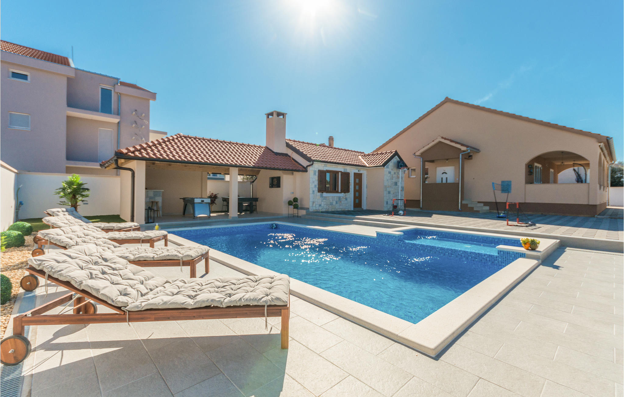 Vakantiehuis met privé zwembad in Biograd (Kroatië) voor 10 personen